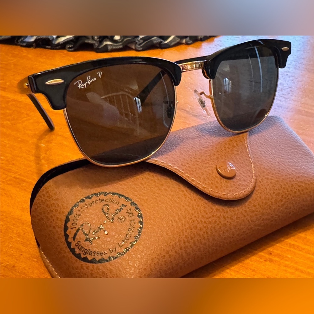 Ray-Ban Classic Black Sunglasses - Picture 3 of 4